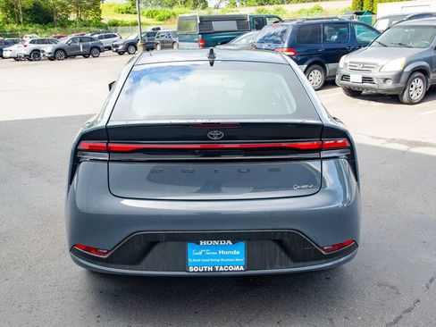 Used 2025 Toyota Prius LE AWD/4WD image 12