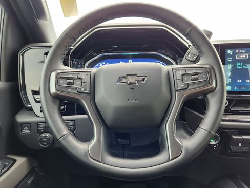 Used 2024 Chevrolet Silverado 2500 ZR2 w/ Technology Package image 22