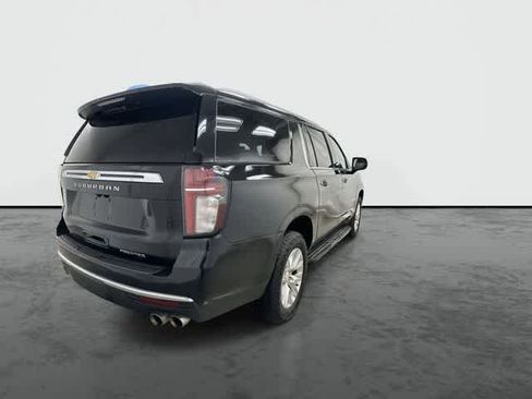 Used 2023 Chevrolet Suburban Premier AWD/4WD image 3