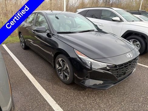 Used 2023 Hyundai Elantra SEL w/ Convenience Package image 3