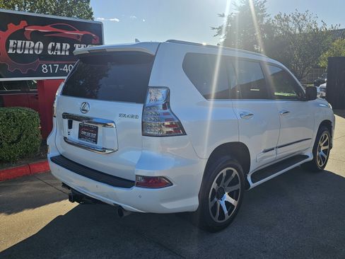 Used 2014 Lexus GX 460 w/ Premium Package AWD/4WD image 8
