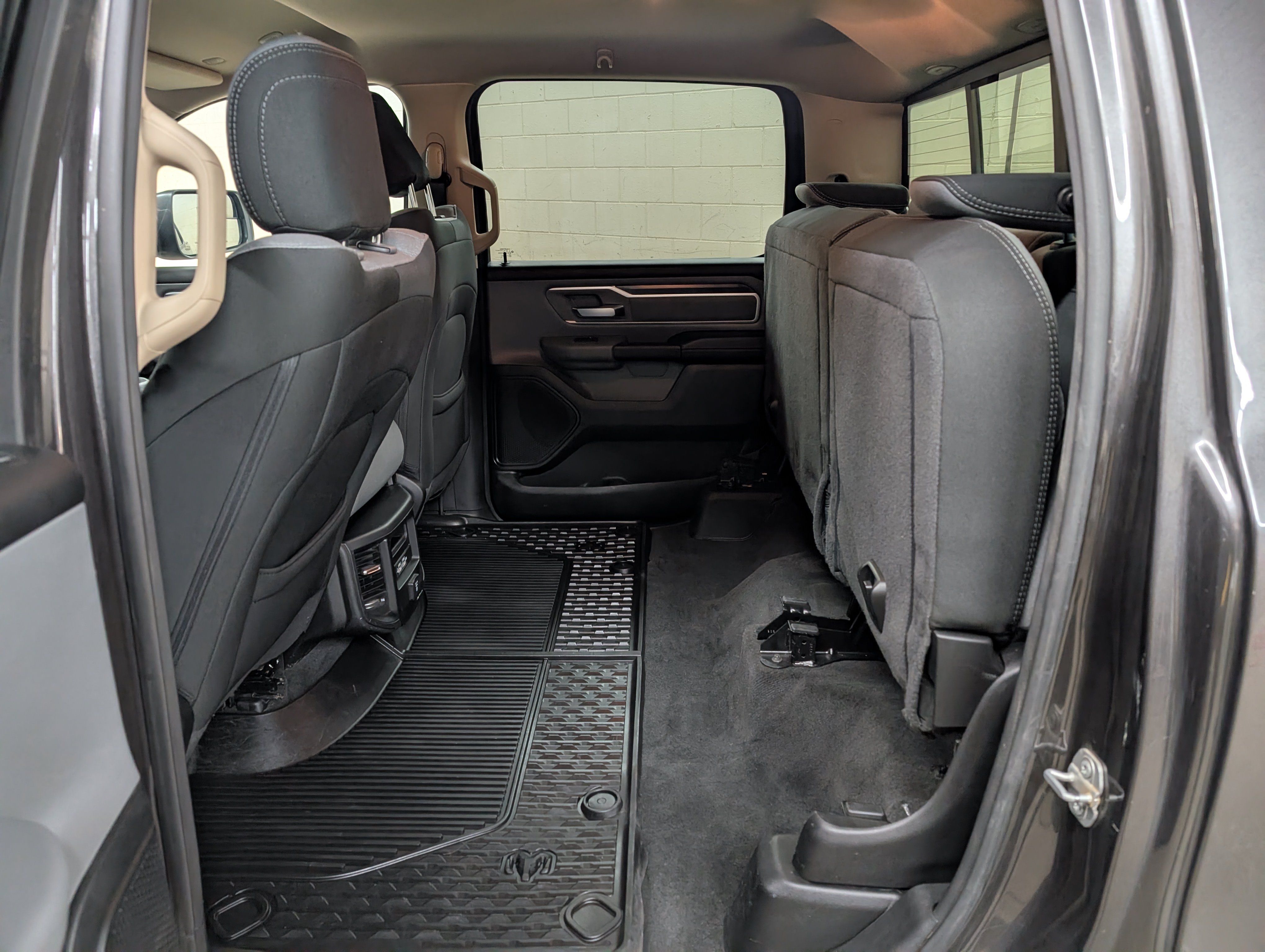 Used 2020 RAM 1500 Big Horn AWD/4WD image 6