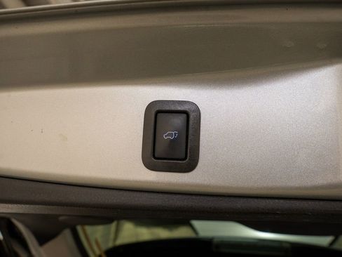 Used 2019 Toyota Highlander Limited image 6