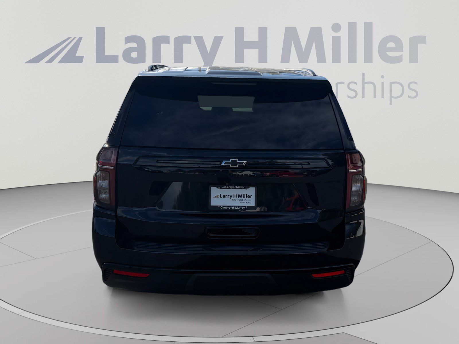 Used 2023 Chevrolet Tahoe Z71 w/ Luxury Package AWD/4WD image 4