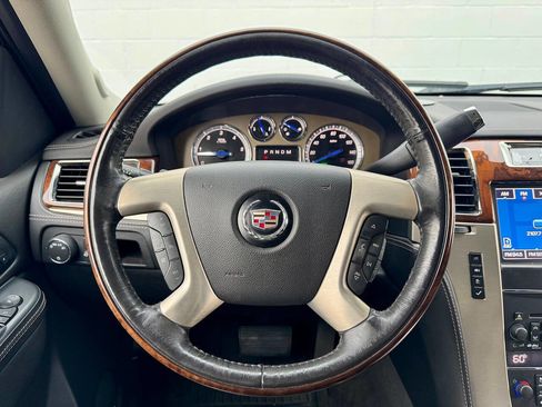 Used 2014 Cadillac Escalade Platinum image 13