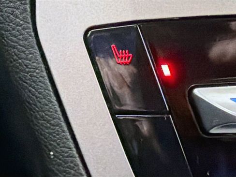 Used 2022 Ford Explorer XLT w/ Class IV Trailer Tow Package image 33