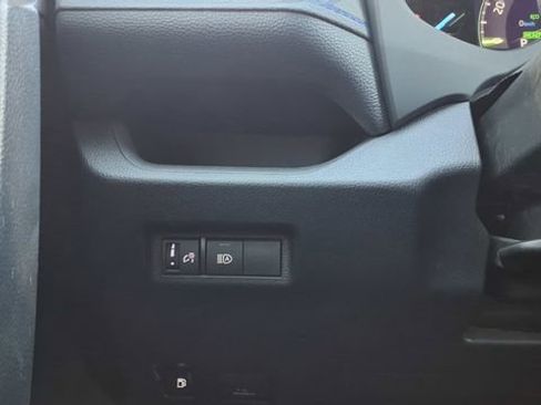 Used 2024 Toyota RAV4 SE image 26