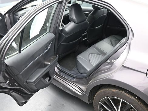 Used 2024 Toyota Camry SE image 17