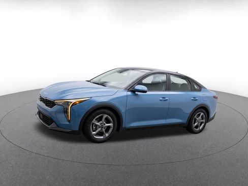Used 2026 Kia K4 FWD image 3