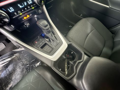 Certified 2025 Toyota RAV4 XLE w/ Convenience Package FWD image 22