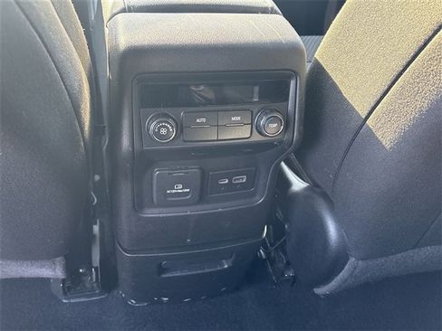 Used 2020 GMC Acadia SLE w/ Driver Convenience Package image 20