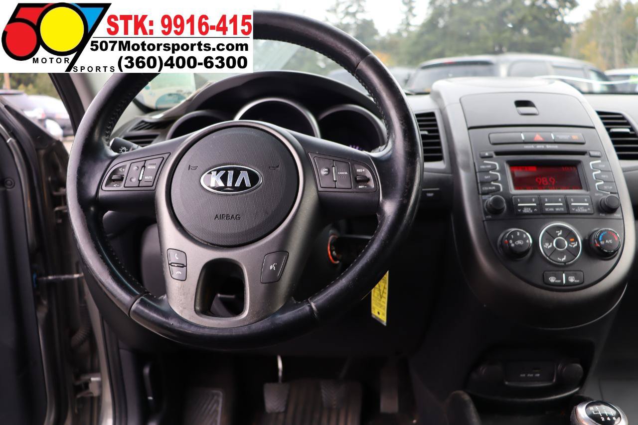 Used 2013 Kia Soul + FWD image 6