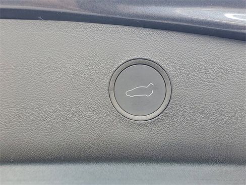 Used 2023 Tesla Model 3 Standard Range image 9