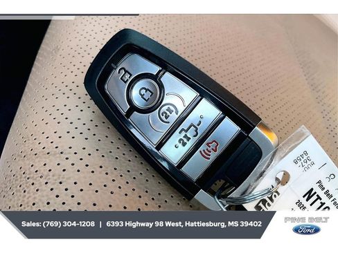 New 2026 Ford F350 Lariat w/ FX4 Off-Road Package AWD/4WD image 9