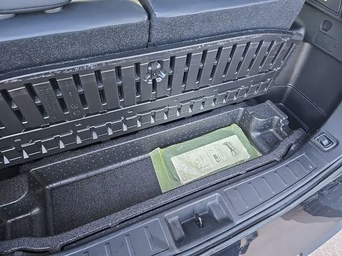 Used 2025 Mitsubishi Outlander SE image 99