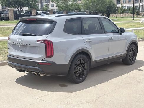 Used 2022 Kia Telluride EX w/ EX Premium Package AWD/4WD image 4