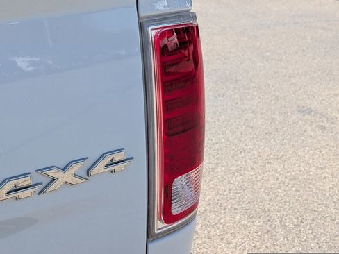 Used 2016 RAM 3500 Laramie w/ Convenience Group AWD/4WD image 9