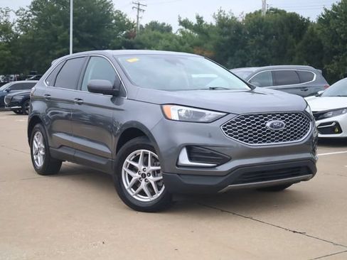 Used 2024 Ford Edge SEL AWD/4WD image 3