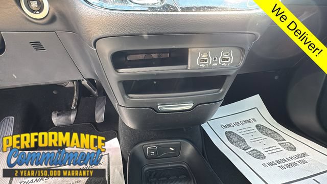 Used 2025 Chrysler Pacifica Select FWD image 17