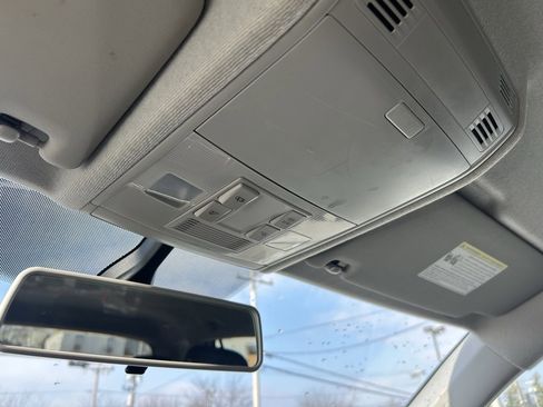 Used 2019 Volkswagen Tiguan SE image 25