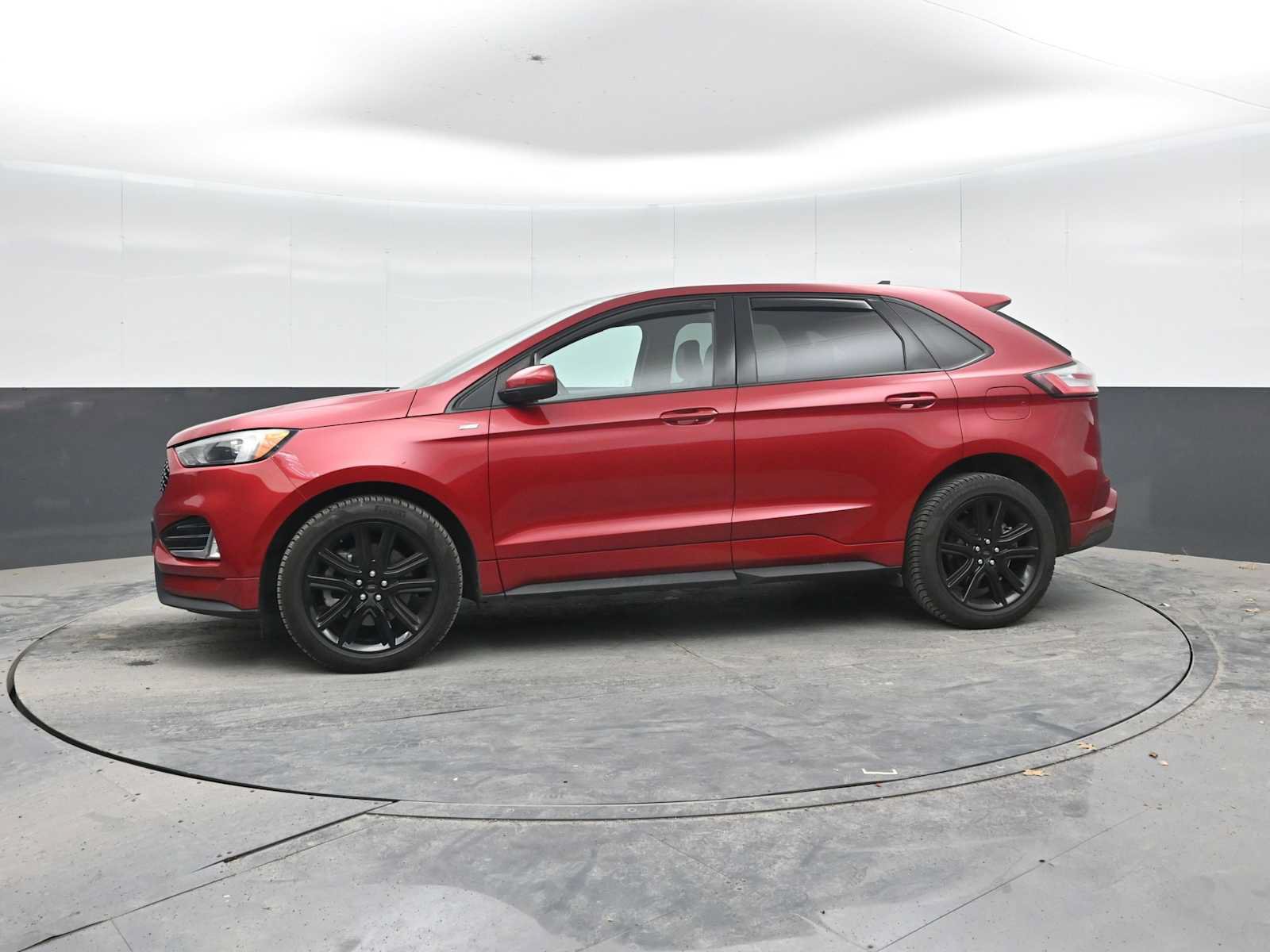 Used 2022 Ford Edge ST-Line w/ Class II Trailer Tow Package AWD/4WD image 3