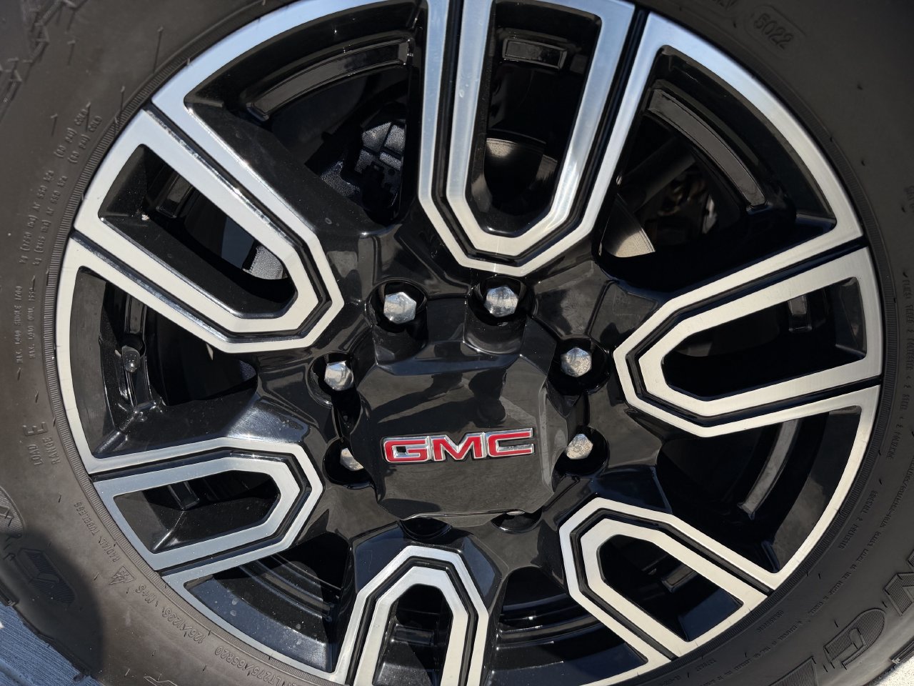 Used 2023 GMC Sierra 3500 AT4 w/ AT4 Premium Plus Package AWD/4WD image 8
