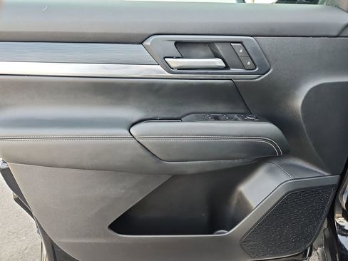 Used 2025 GMC Terrain Elevation image 26