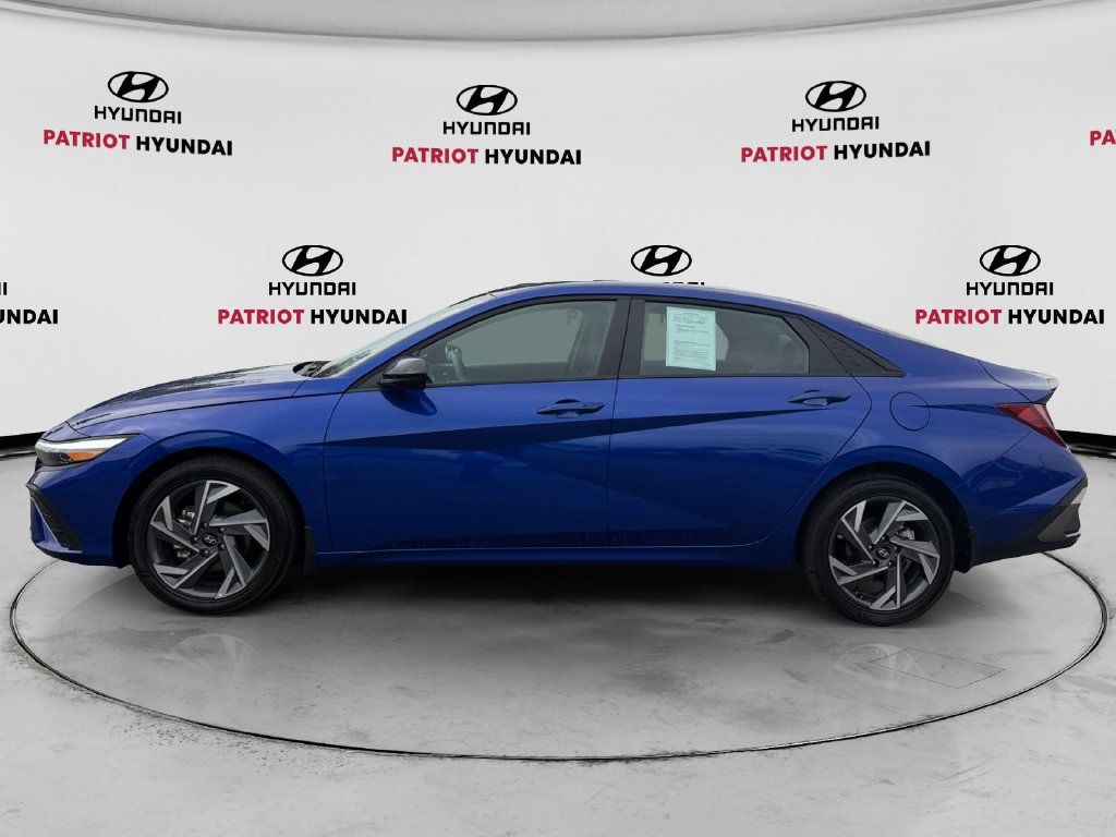 Used 2025 Hyundai Elantra Sport FWD image 6