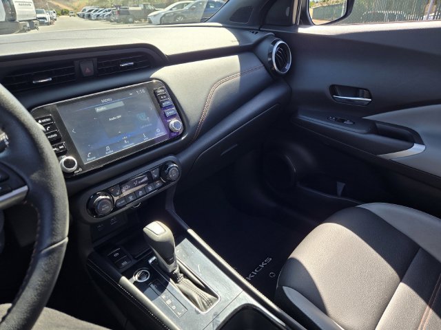 Used 2023 Nissan Kicks SR w/ SR Premium Package FWD image 15
