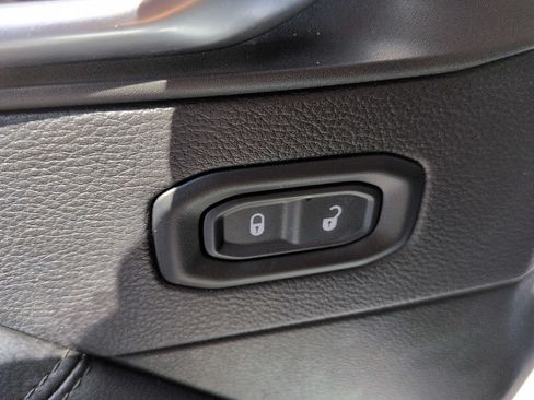 Used 2020 Jeep Wrangler Unlimited Sahara AWD/4WD image 14
