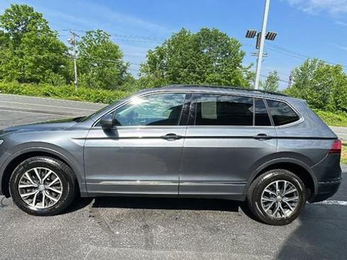Used 2018 Volkswagen Tiguan SE w/ 3rd Row Seat Package AWD/4WD image 8