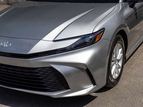 Used 2025 Toyota Camry LE AWD/4WD image 37