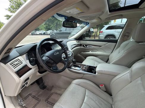 Used 2016 INFINITI Q70 L 3.7 w/ Deluxe Touring Package RWD image 18