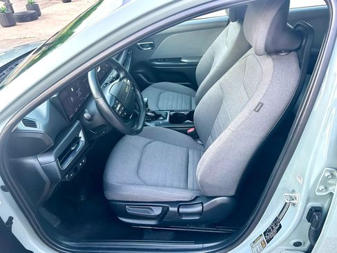 Used 2025 Kia K4 EX FWD image 13