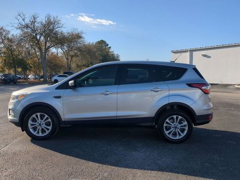 Used 2017 Ford Escape SE image 8