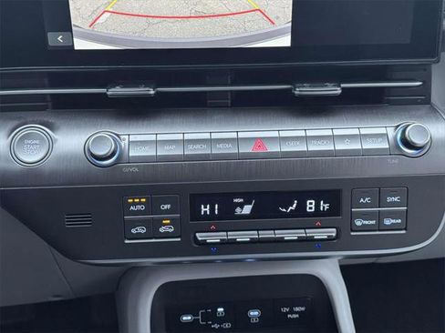 Used 2025 Hyundai Kona SEL image 30