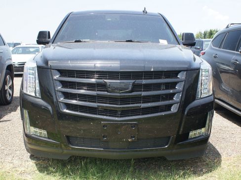 Used 2016 Cadillac Escalade Premium AWD/4WD image 2