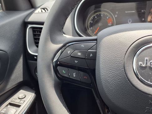 Used 2023 Jeep Cherokee Altitude Lux image 14