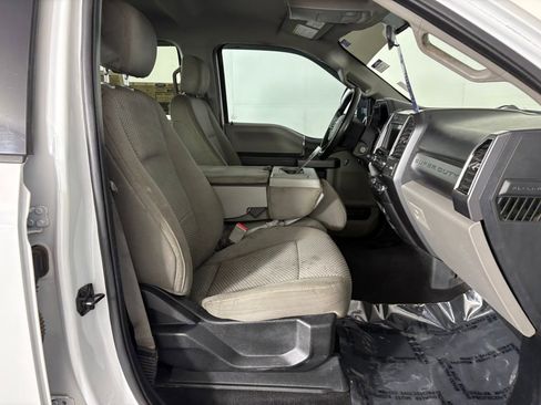 Certified 2019 Ford F250 XLT w/ Snow Plow Prep Package image 34