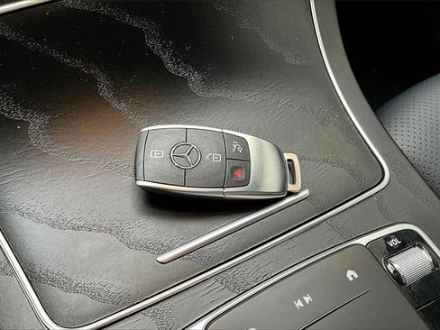 Certified 2022 Mercedes-Benz GLC 300 4MATIC image 10