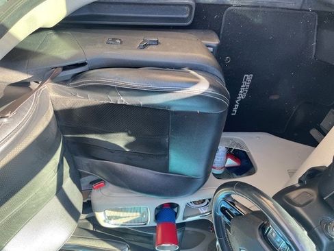 Used 2017 Dodge Grand Caravan SXT image 17