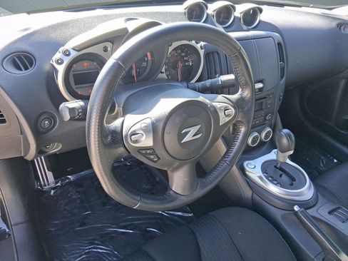 Used 2016 Nissan 370Z Coupe image 4