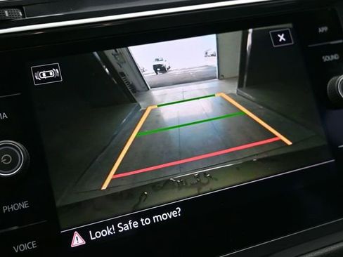 Used 2021 Volkswagen Tiguan SEL image 31