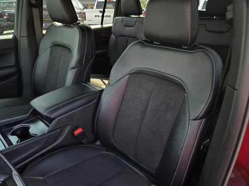 New 2025 Jeep Grand Cherokee L Altitude image 17