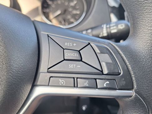 Used 2021 Nissan Rogue Sport S image 14