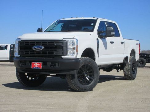 New 2026 Ford F250 XL w/ XL Off-Road Package image 8
