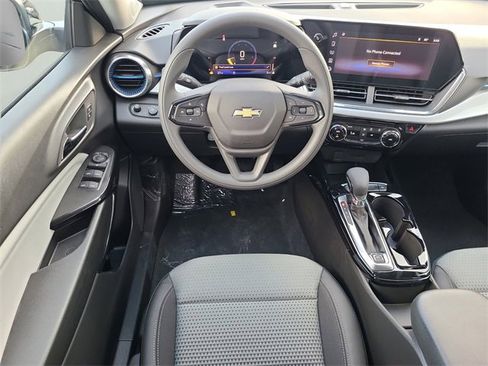 New 2026 Chevrolet Trax LT image 17