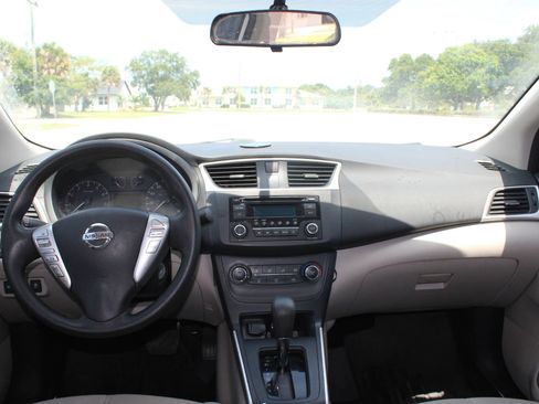 Used 2016 Nissan Sentra S FWD image 11