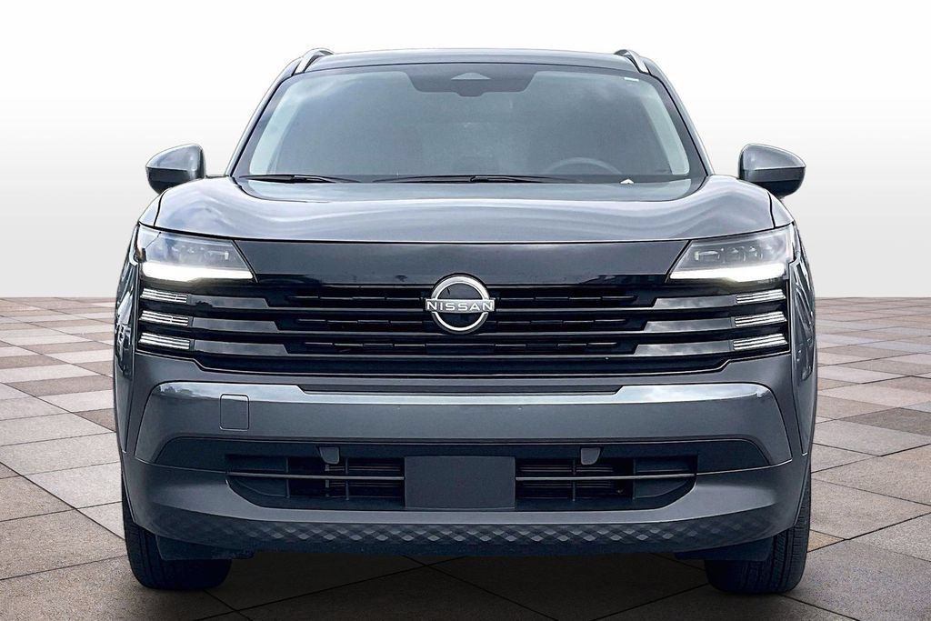 Used 2025 Nissan Kicks SV w/ SV Premium Package FWD image 3