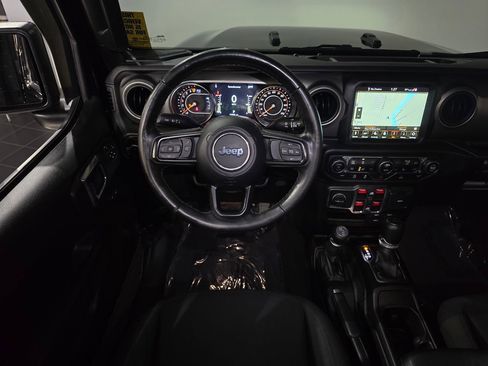 Used 2021 Jeep Gladiator Willys image 21